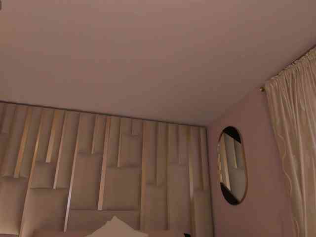 MeganCross webcam