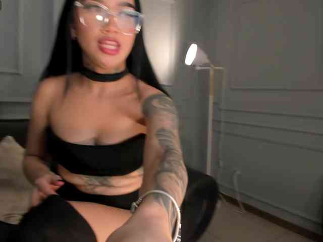 MeganCross webcam