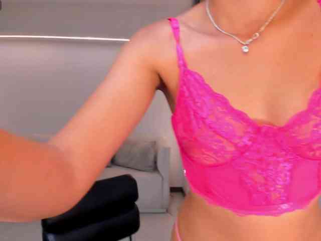 ScarlettBlaze webcam