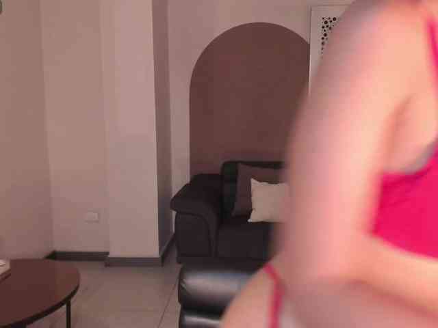 ScarlettBlaze webcam