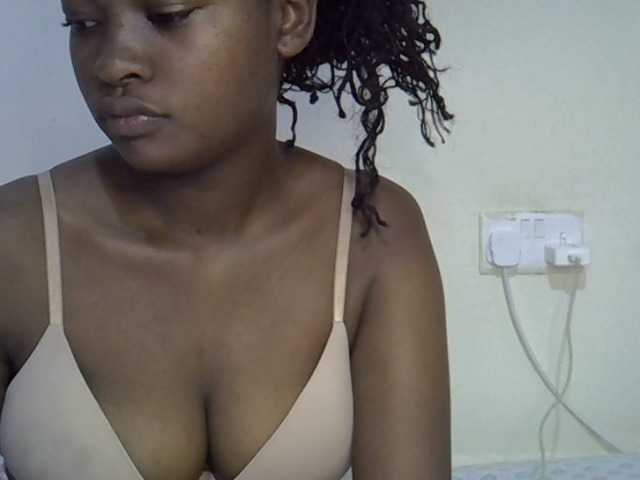 sweet-luna1's BongaCams show and profile