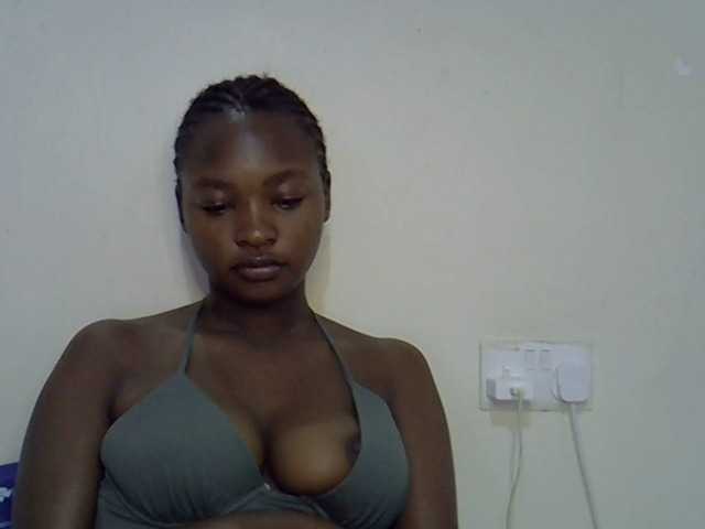 sweet-luna1's BongaCams show and profile