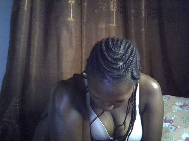 sweet-luna1's BongaCams show and profile