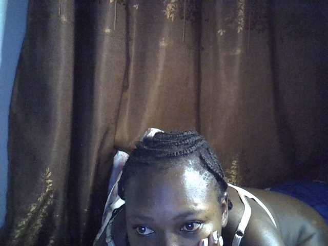 sweet-luna1's BongaCams show and profile