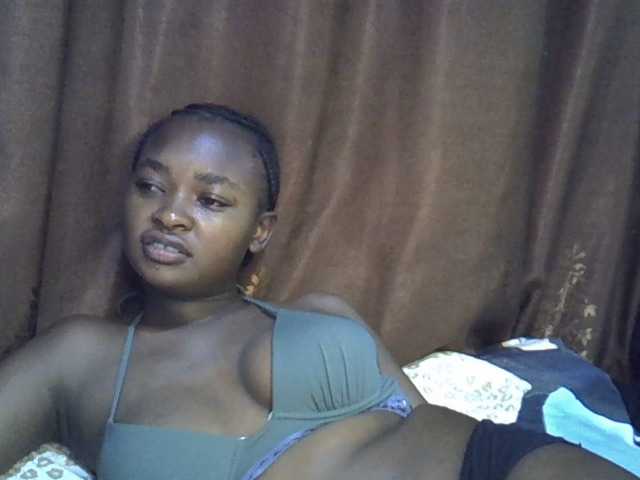 sweet-luna1's BongaCams show and profile