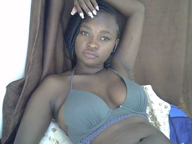 sweet-luna1's BongaCams show and profile