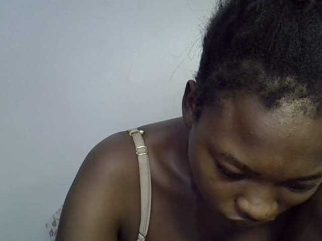 sweet-luna1's BongaCams show and profile