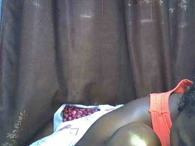 sweet-luna1 Live Webcam on BongaCams