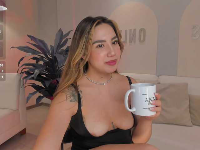 AnnieMonroe1's BongaCams show and profile