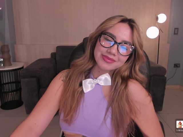 AnnieMonroe1's BongaCams show and profile