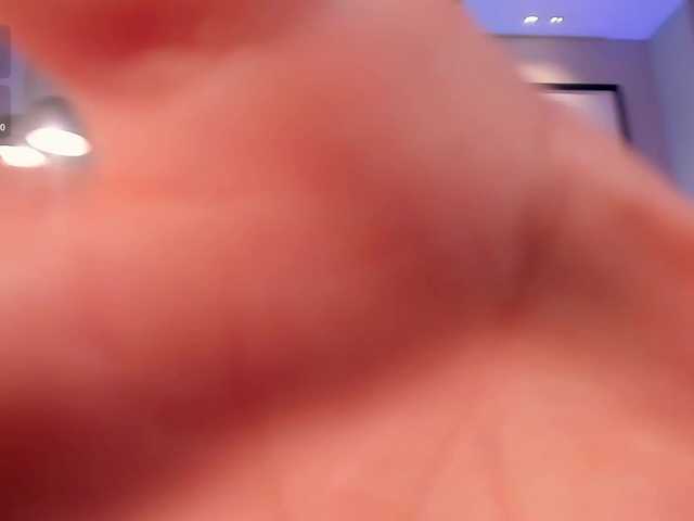 AnnieMonroe1's BongaCams show and profile