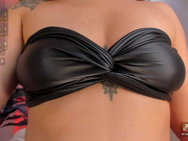 AnnieMonroe1's BongaCams show and profile