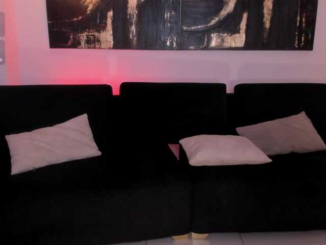 AnnieMonroe1's BongaCams show and profile