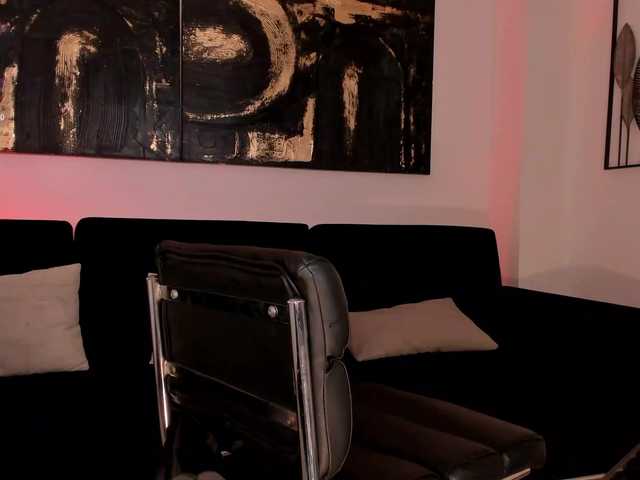 AnnieMonroe1's BongaCams show and profile