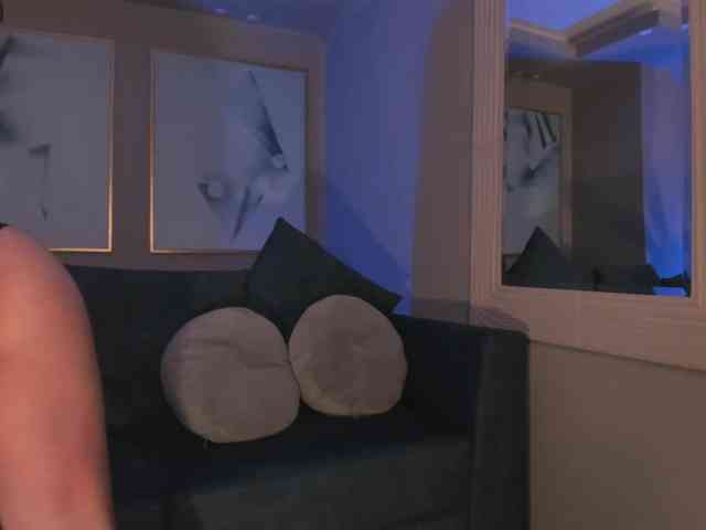 AnnieMonroe1 webcam