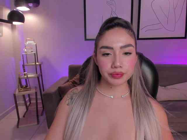 AnnieMonroe1 Live Webcam on BongaCams