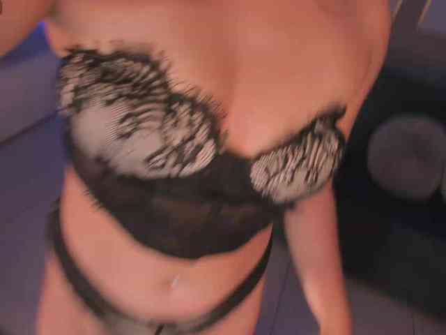 AnnieMonroe1 webcam
