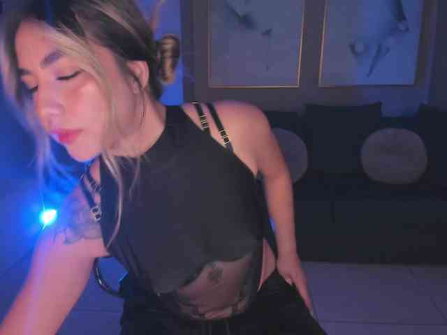 AnnieMonroe1 webcam