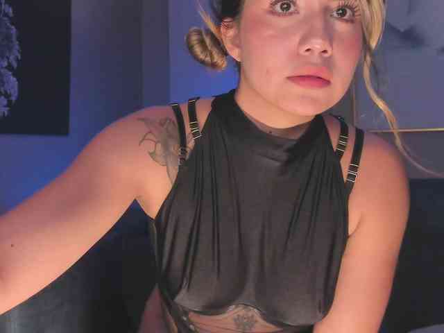 AnnieMonroe1 webcam