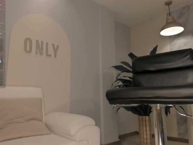 MadisonKane's BongaCams show and profile