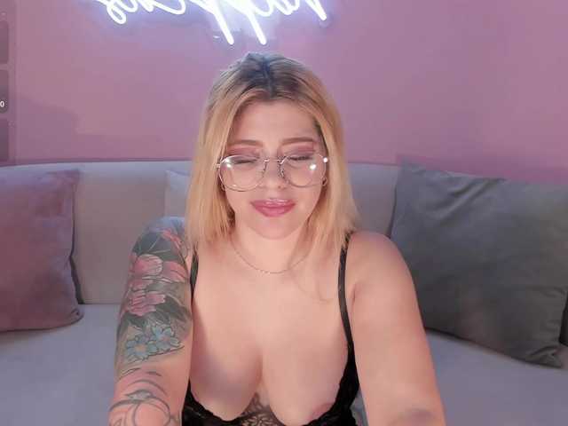 MadisonKane's BongaCams show and profile