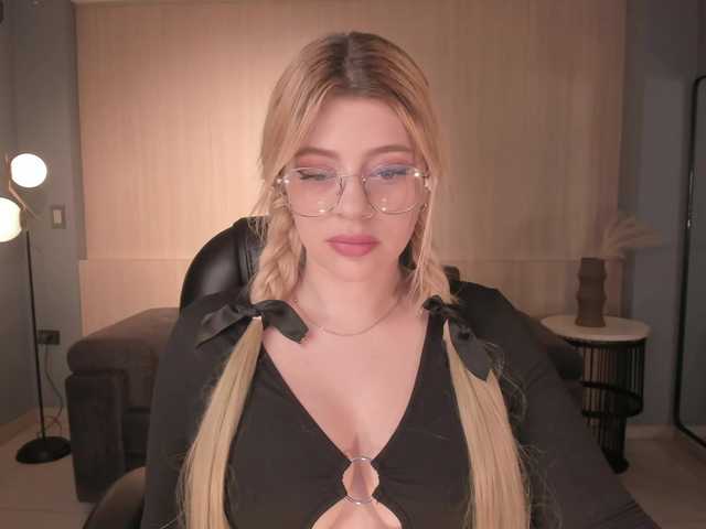 MadisonKane's BongaCams show and profile