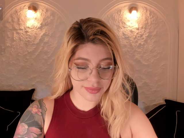 MadisonKane's BongaCams show and profile