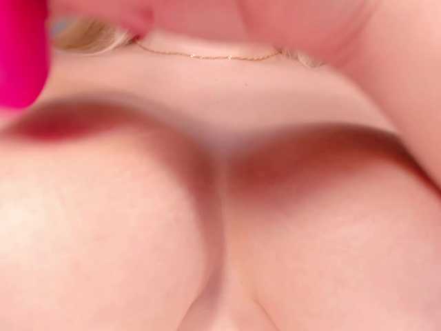 MadisonKane's BongaCams show and profile