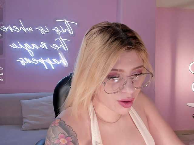 MadisonKane's BongaCams show and profile