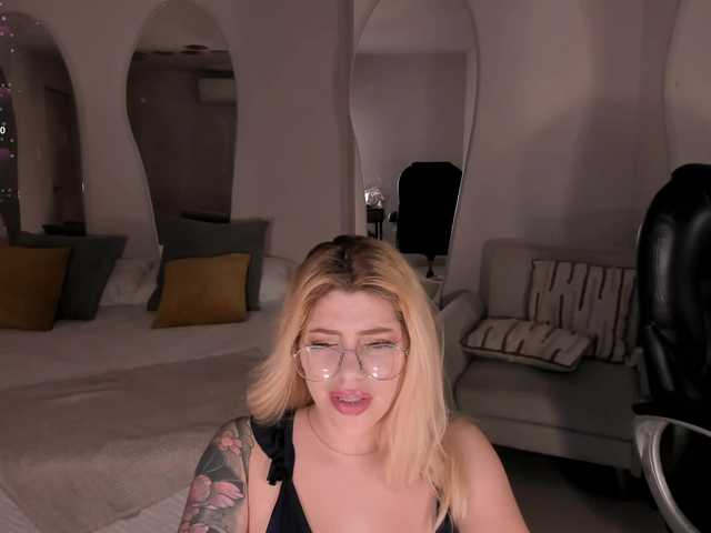MadisonKane's BongaCams show and profile