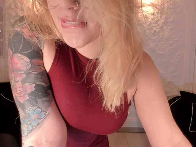 MadisonKane's BongaCams show and profile