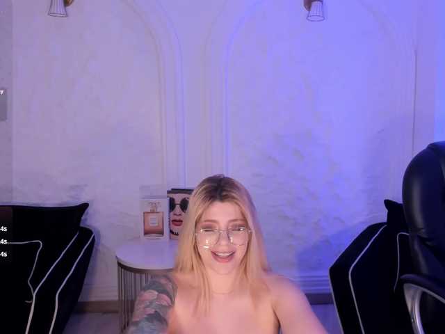 MadisonKane's BongaCams show and profile