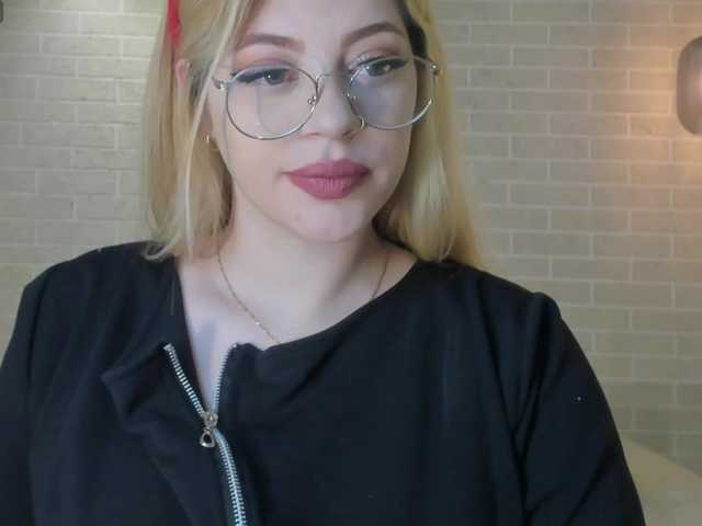 MadisonKane's BongaCams show and profile