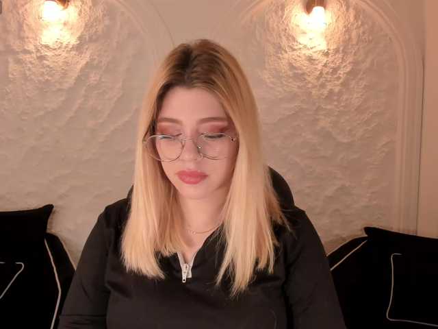 MadisonKane's BongaCams show and profile