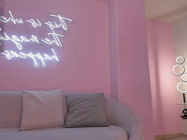 MadisonKane's BongaCams show and profile