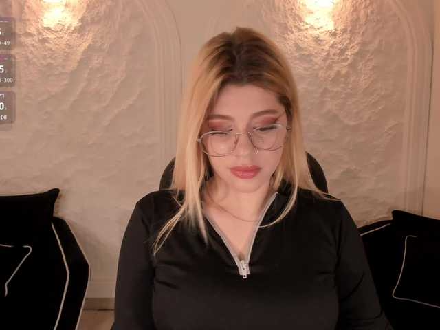 MadisonKane's BongaCams show and profile