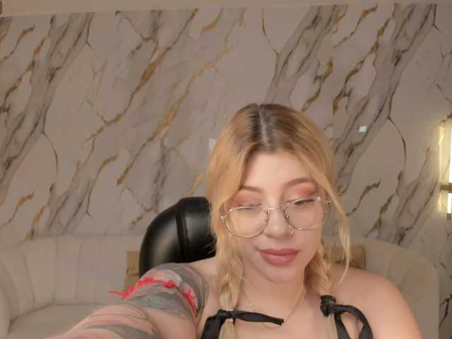 MadisonKane's BongaCams show and profile