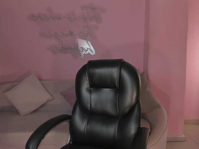 MadisonKane's BongaCams show and profile