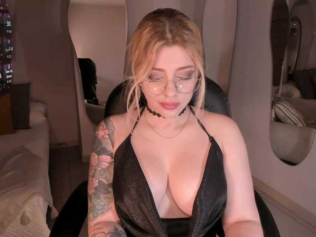 MadisonKane's BongaCams show and profile