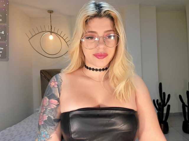 MadisonKane's BongaCams show and profile