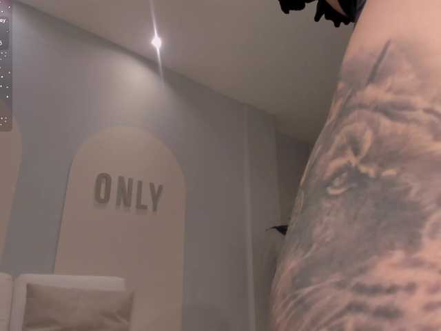 MadisonKane's BongaCams show and profile