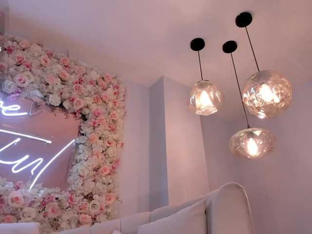 MadisonKane's BongaCams show and profile