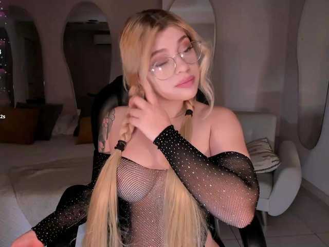 MadisonKane's BongaCams show and profile