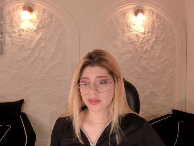 MadisonKane's BongaCams show and profile