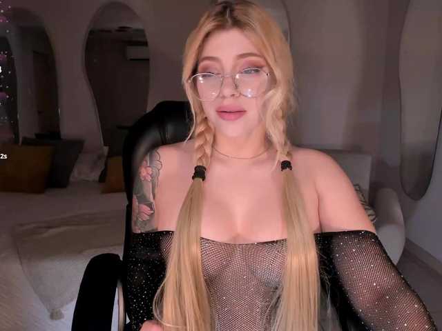 MadisonKane's BongaCams show and profile