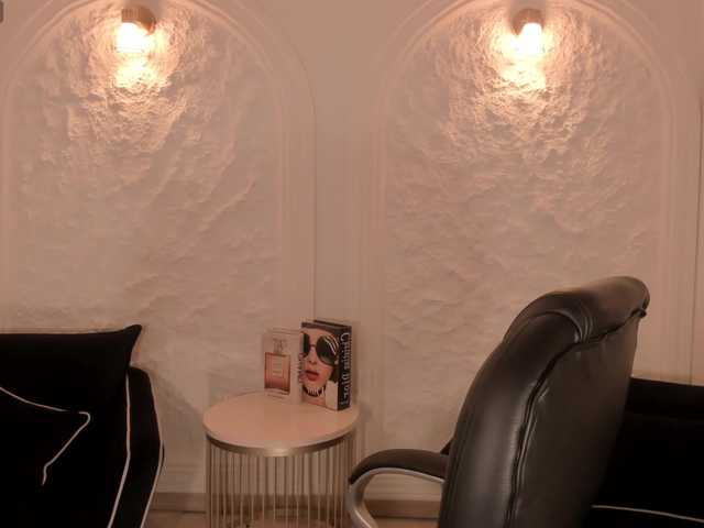 MadisonKane's BongaCams show and profile