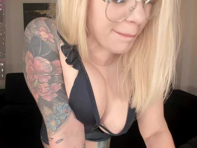 MadisonKane's BongaCams show and profile