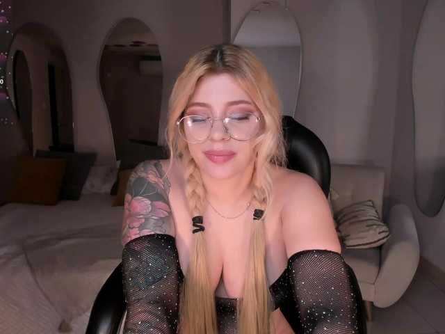 MadisonKane's BongaCams show and profile