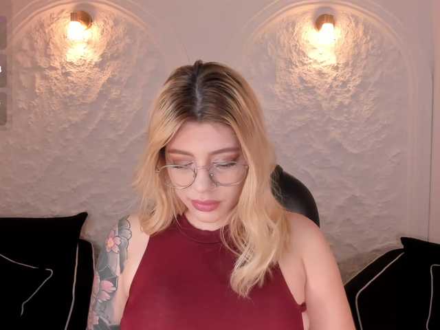 MadisonKane's BongaCams show and profile