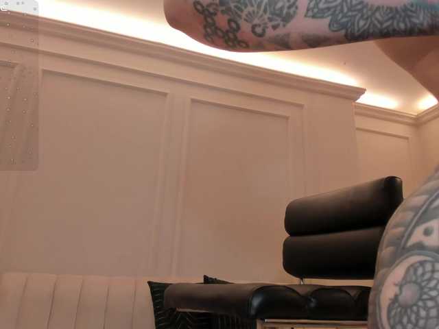 MadisonKane's BongaCams show and profile